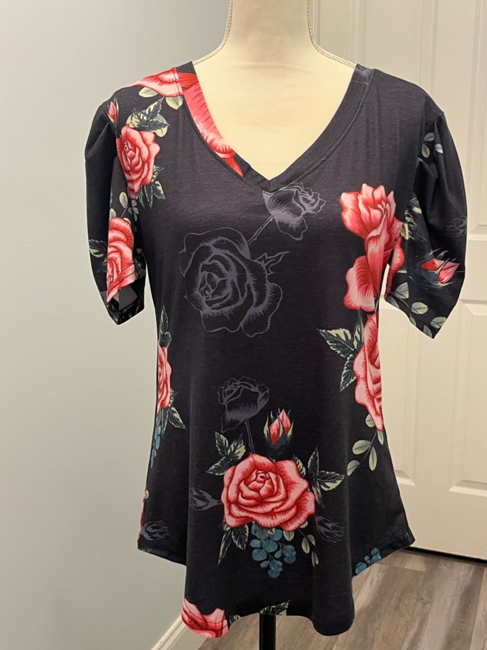 Women's Black V-Neck Short Sleeve Top with Red Rose Print